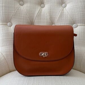EUC Lo & Sons Claremont Crossbody Camera Bag in Sienna